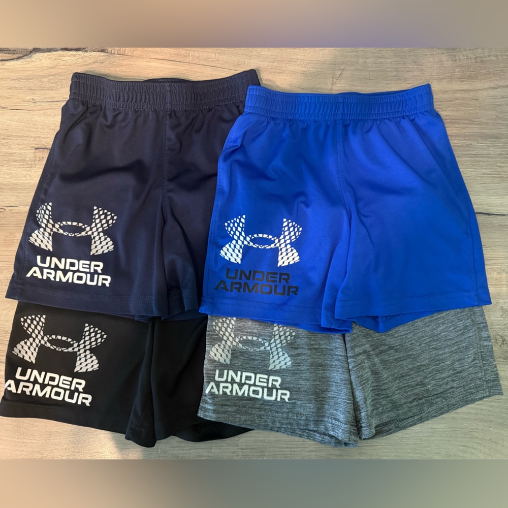 Under Armour Athletic Shorts 3T (4 pairs)